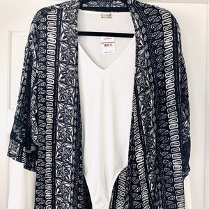 Urban outfitters black and white kimono